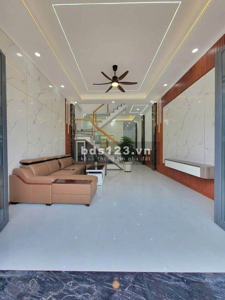 Nhà 1 trệt 1 lầu giá chỉ 2 tỷ 3 - Sổ hồng riêng - Ngay KCN…