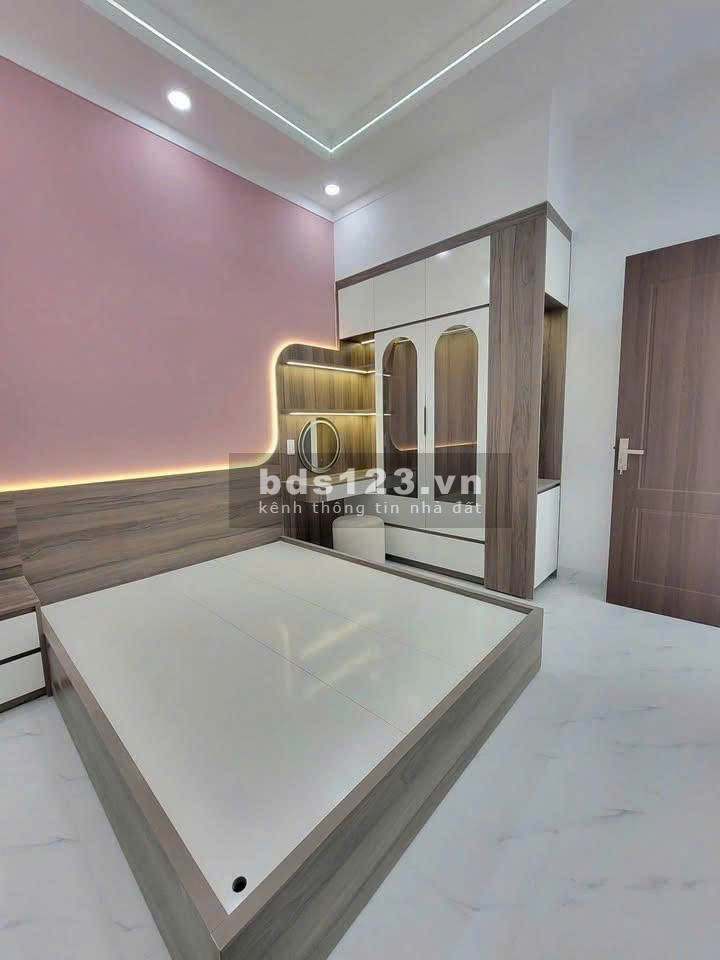 Nhà 1 trệt 1 lầu giá chỉ 2 tỷ 3 - Sổ hồng riêng - Ngay KCN…