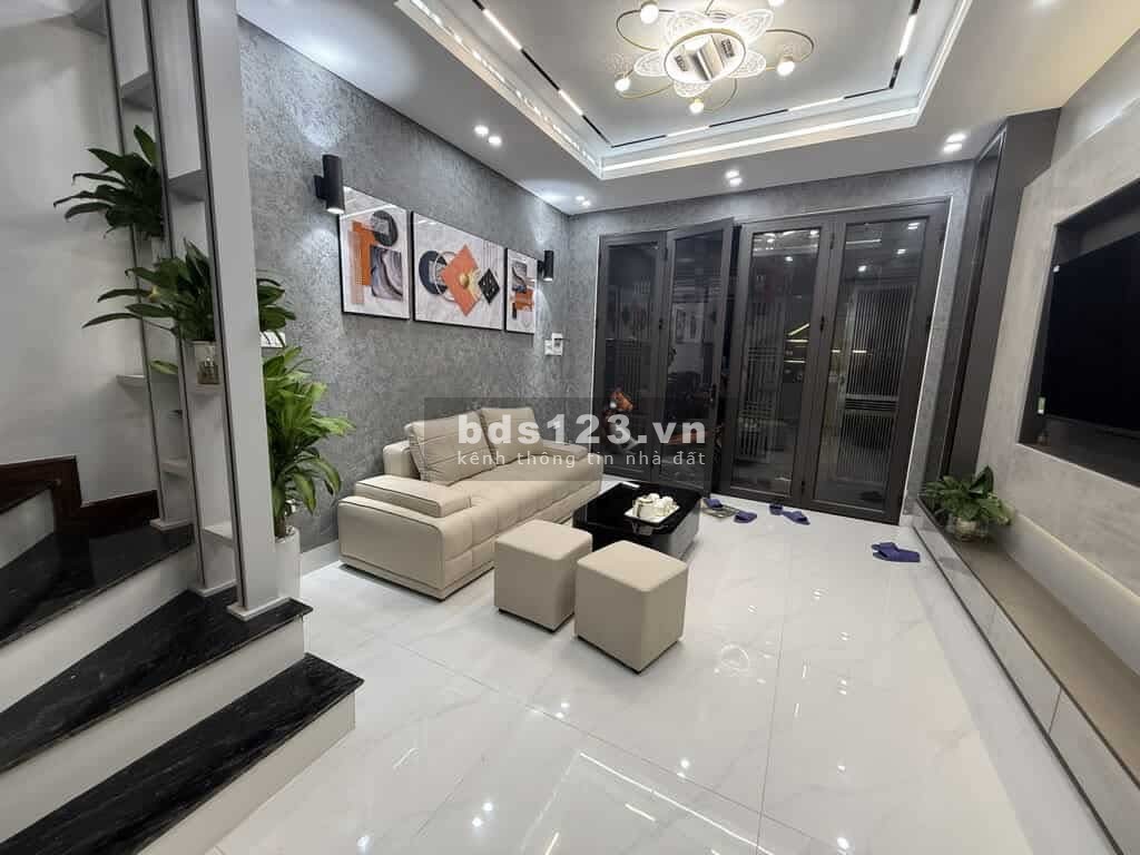 Bán gấp nhà Dương Văn Bé, Hai Bà 33m 4T giá yêu thương có 102