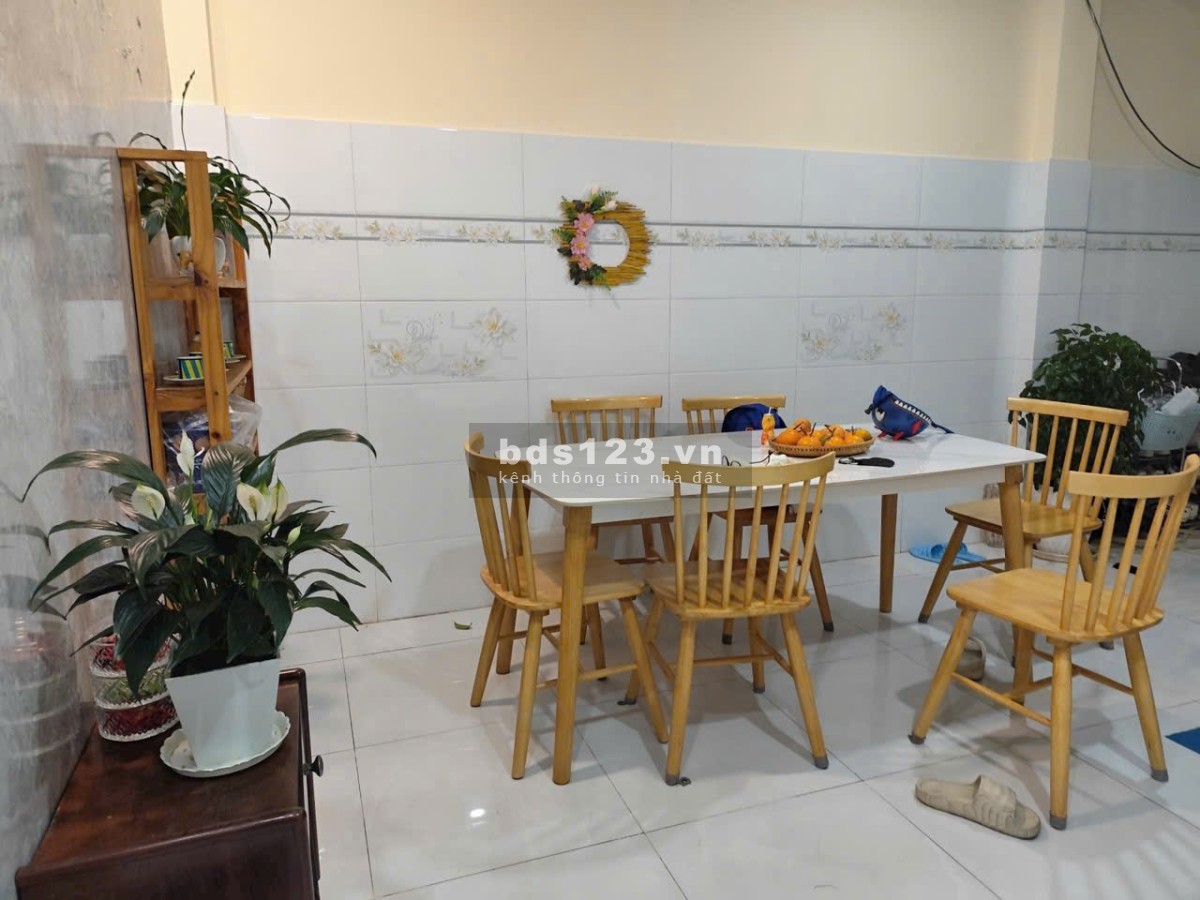 Chính chủ, cho thuê mặt tiền 97 Phong phú Q8 (kế Q5) 70m2 x 2T, 17tr