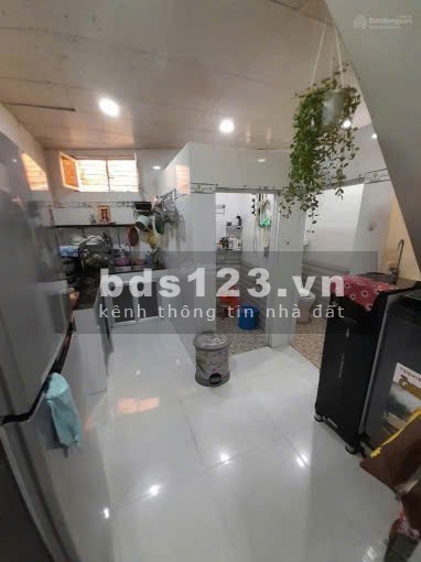 Chính chủ, cho thuê mặt tiền 97 Phong phú Q8 (kế Q5) 70m2 x 2T, 17tr