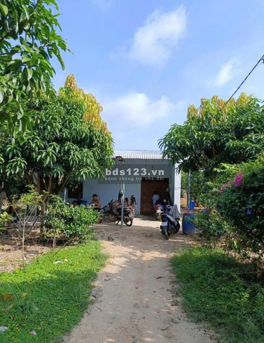 Bán Đất Thổ Vườn có nhà cấp 4, rộng 2540m2, Giá rẻ 600…