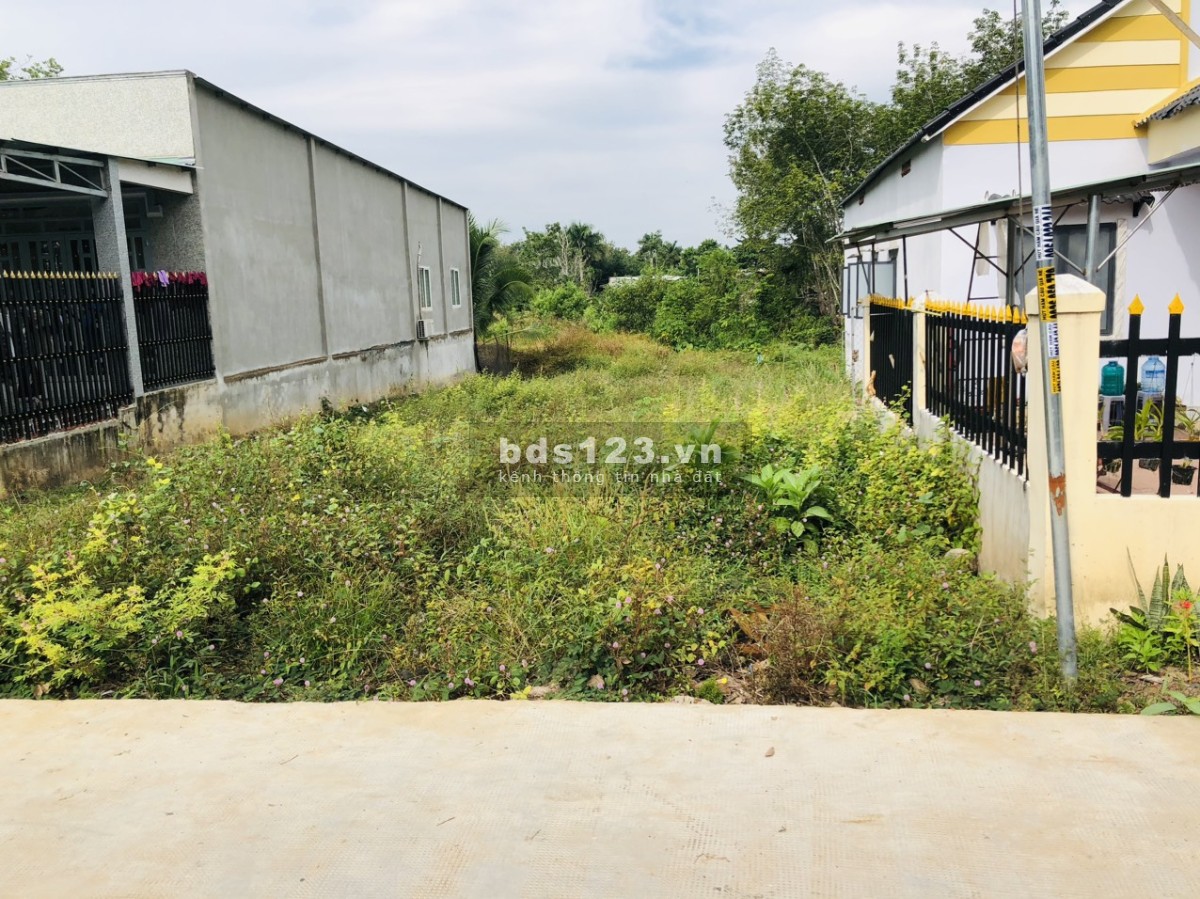 Kẹt Tiền Cần Sang Lại Nền Đất 200m² Thổ Cư Ngay Chợ An…