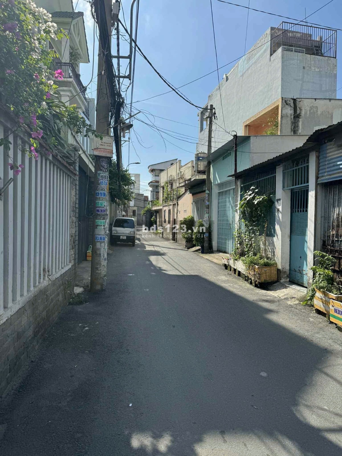 Biệt thự phố 8x17m 3tầng 6PN hẻm xe hơi Trưng Vương 3, Hóc Môn