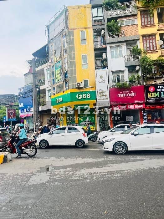 Nhà lô góc mặt phố Đê La Thành mặt tiền 4.5m giá 9 kinh doanh…