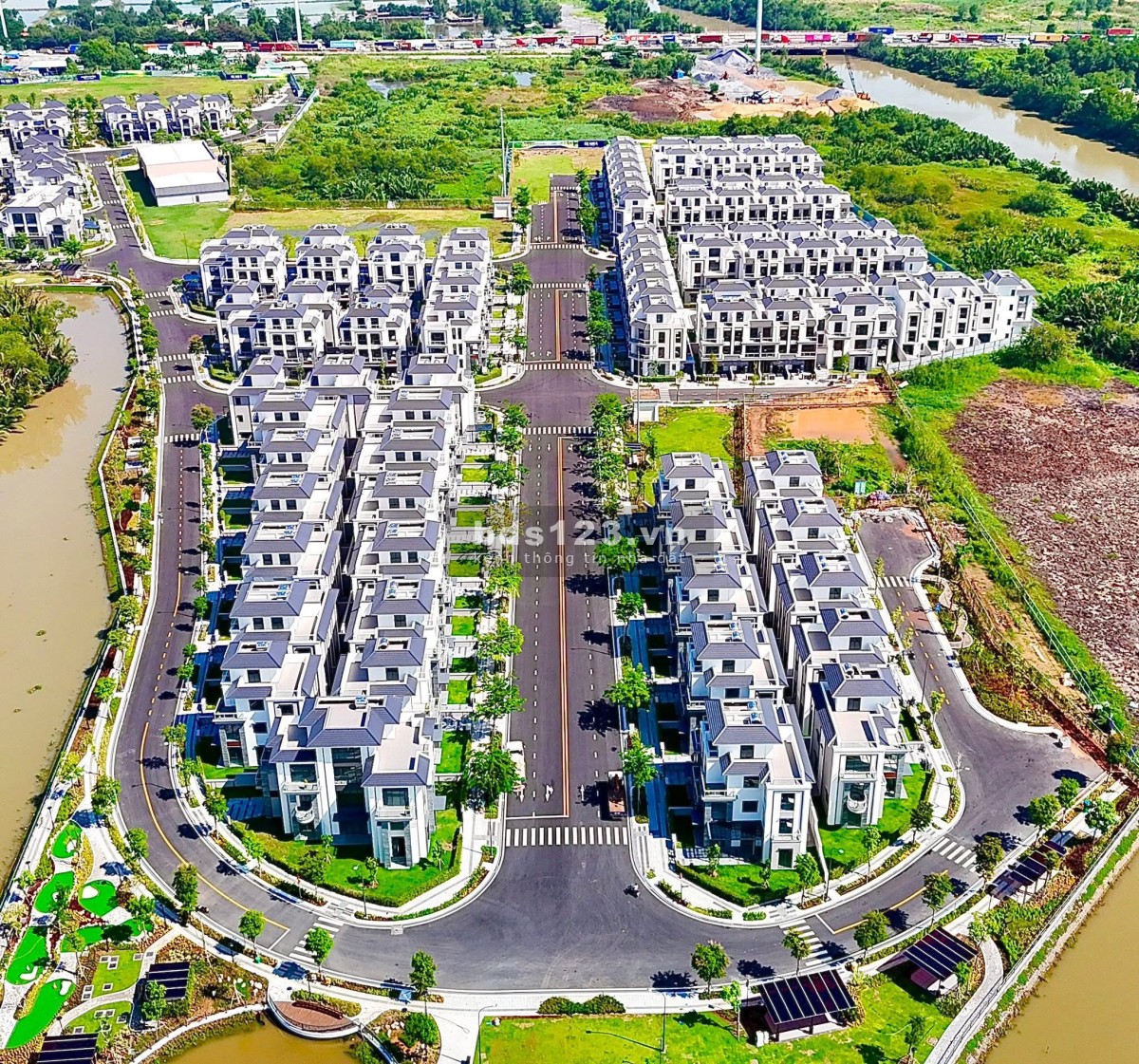 Biệt thự Sân Vườn - Quận 2 ( Hướng Đông Nam- View Sông)