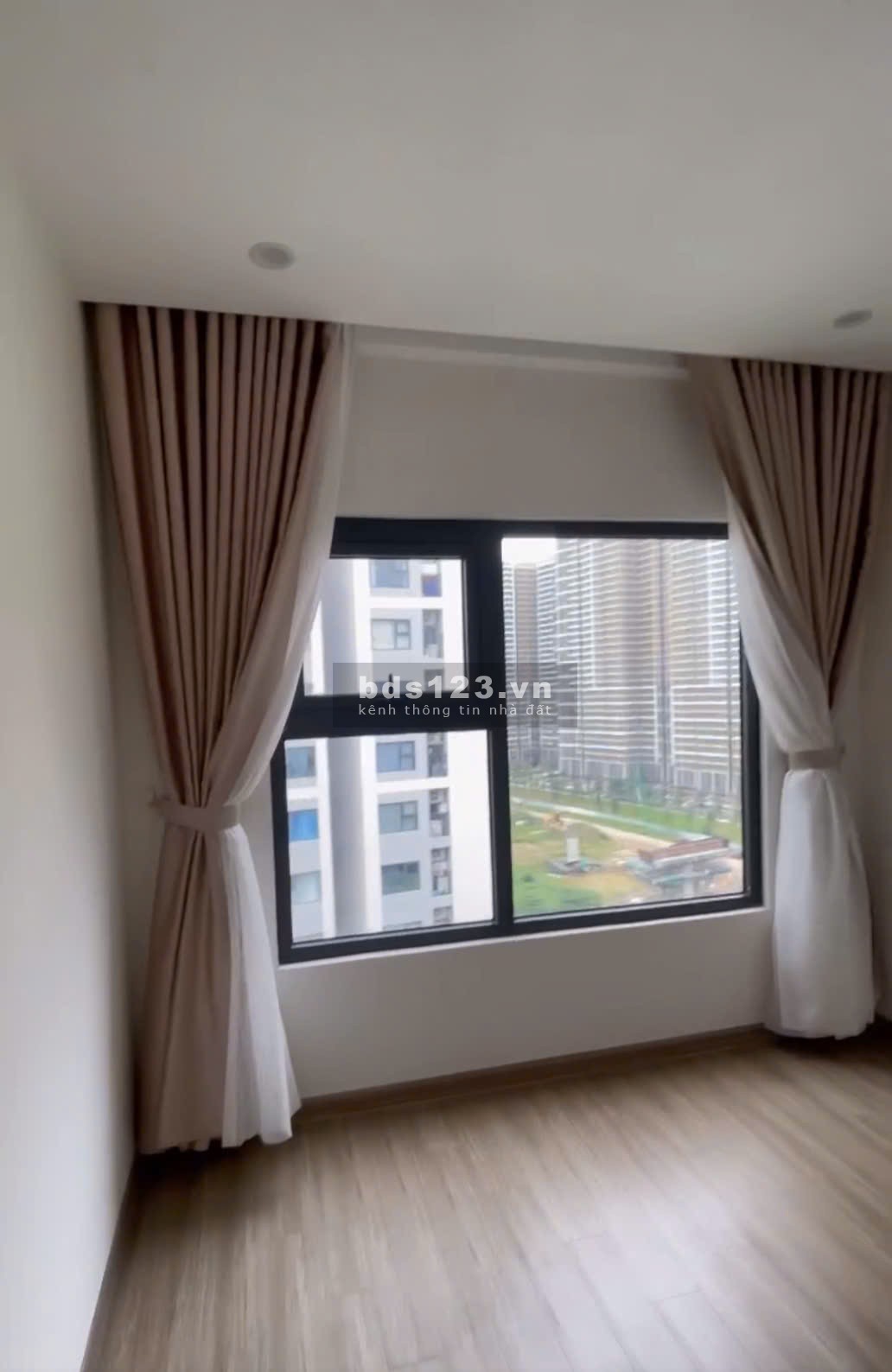 Cần bán nhà đi nước ngoài 59m2 Sổ hồng, 3ty250 Lh 0931344222