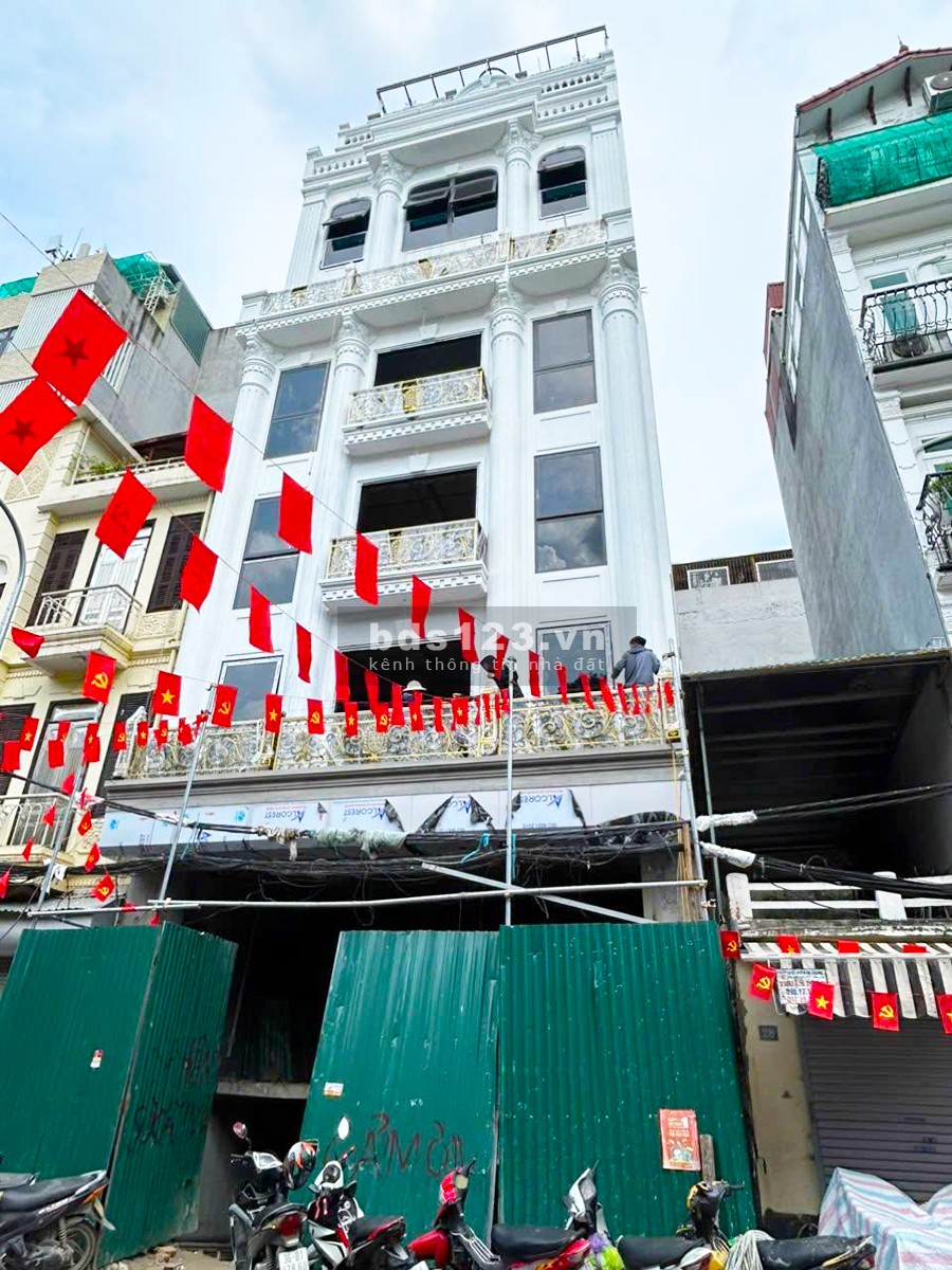 Building Đội Cấn 10 tầng thang máy, có hầm, ô tô tránh, cho…