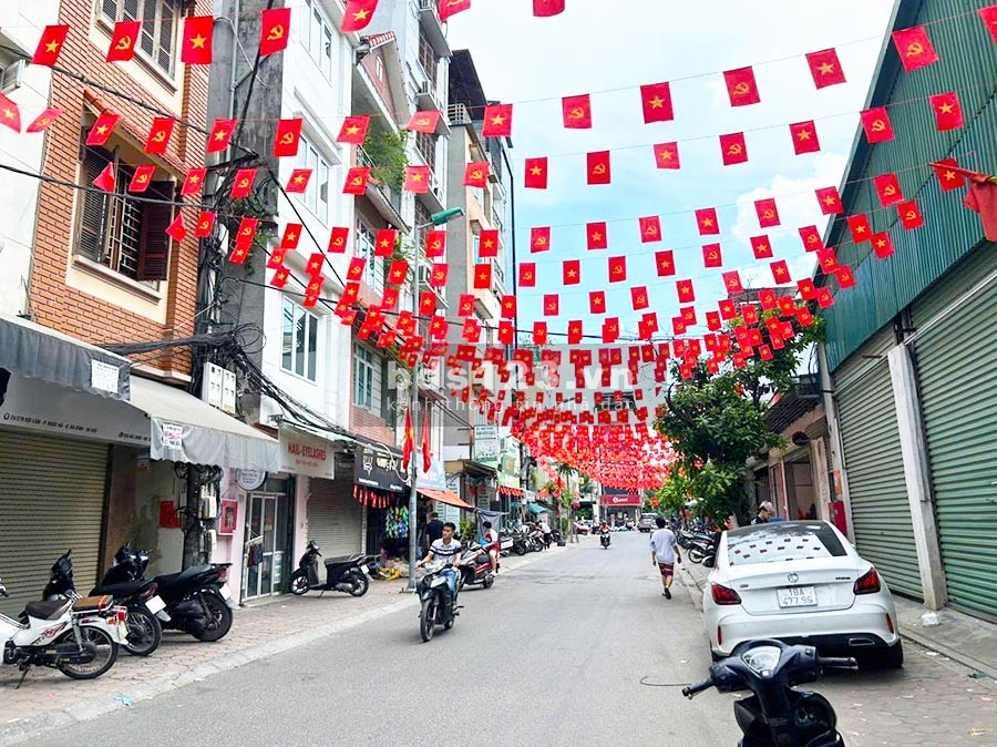 Building Đội Cấn 10 tầng thang máy, có hầm, ô tô tránh, cho…