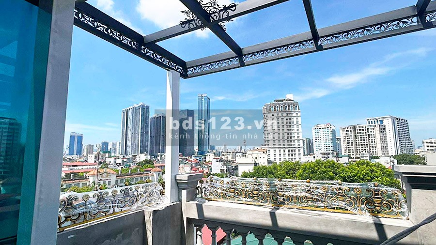 Building Đội Cấn 10 tầng thang máy, có hầm, ô tô tránh, cho…