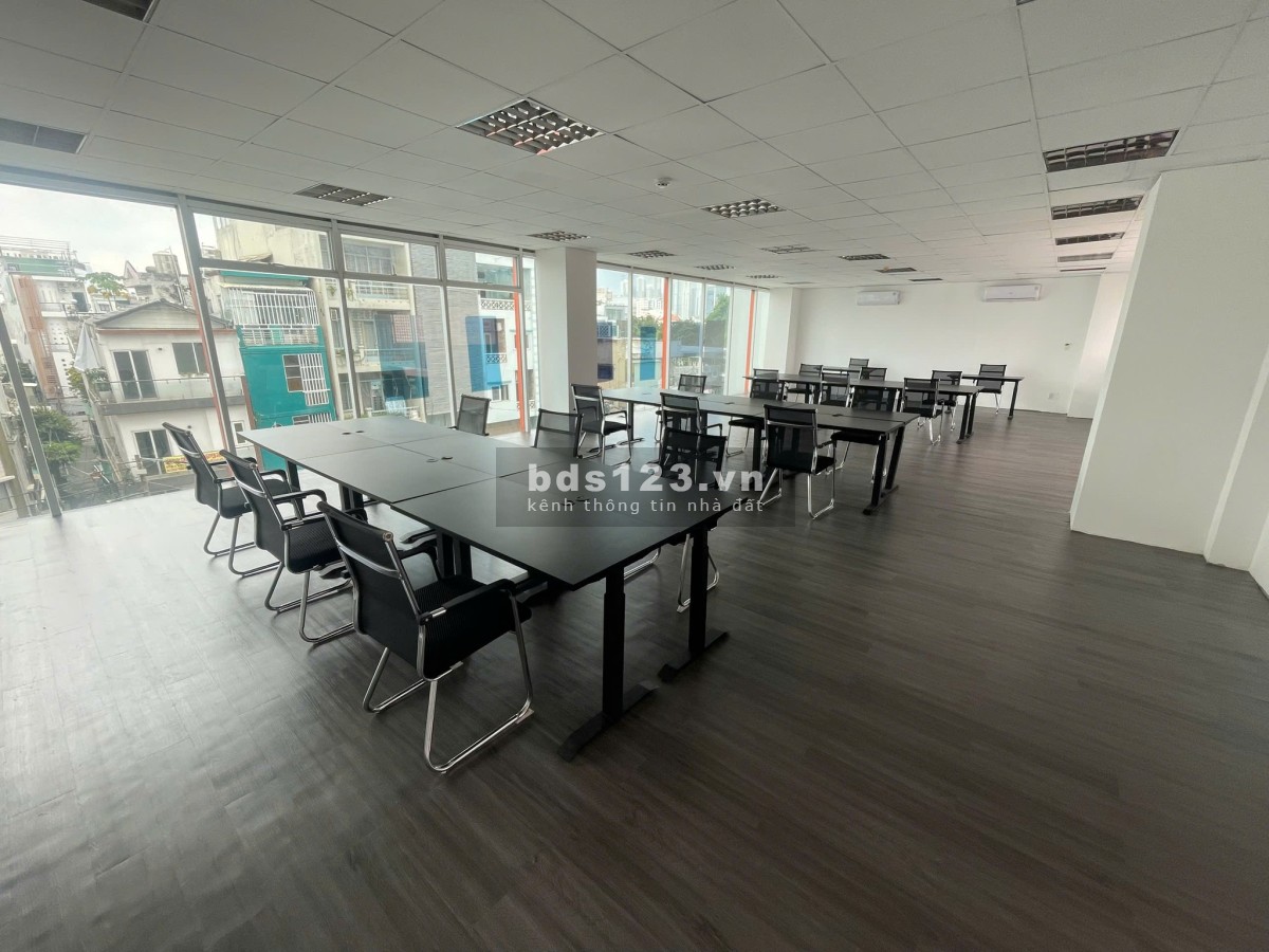 Cho thuê văn phòng đại diện sẵn nội thất sàn 290m2 đường…