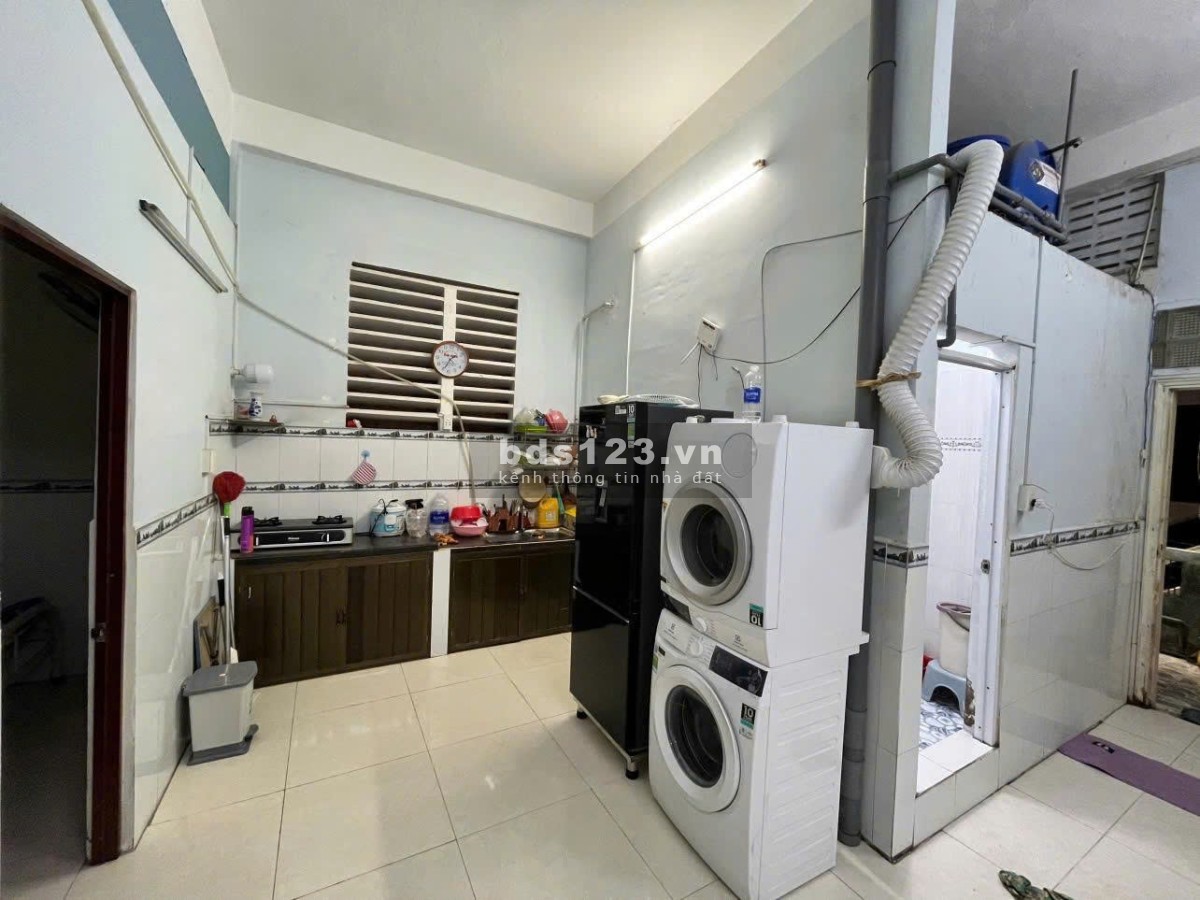 Chính chủ bán căn hộ chung cư cũ 2PN lầu 2 Quận 5 – Giá…