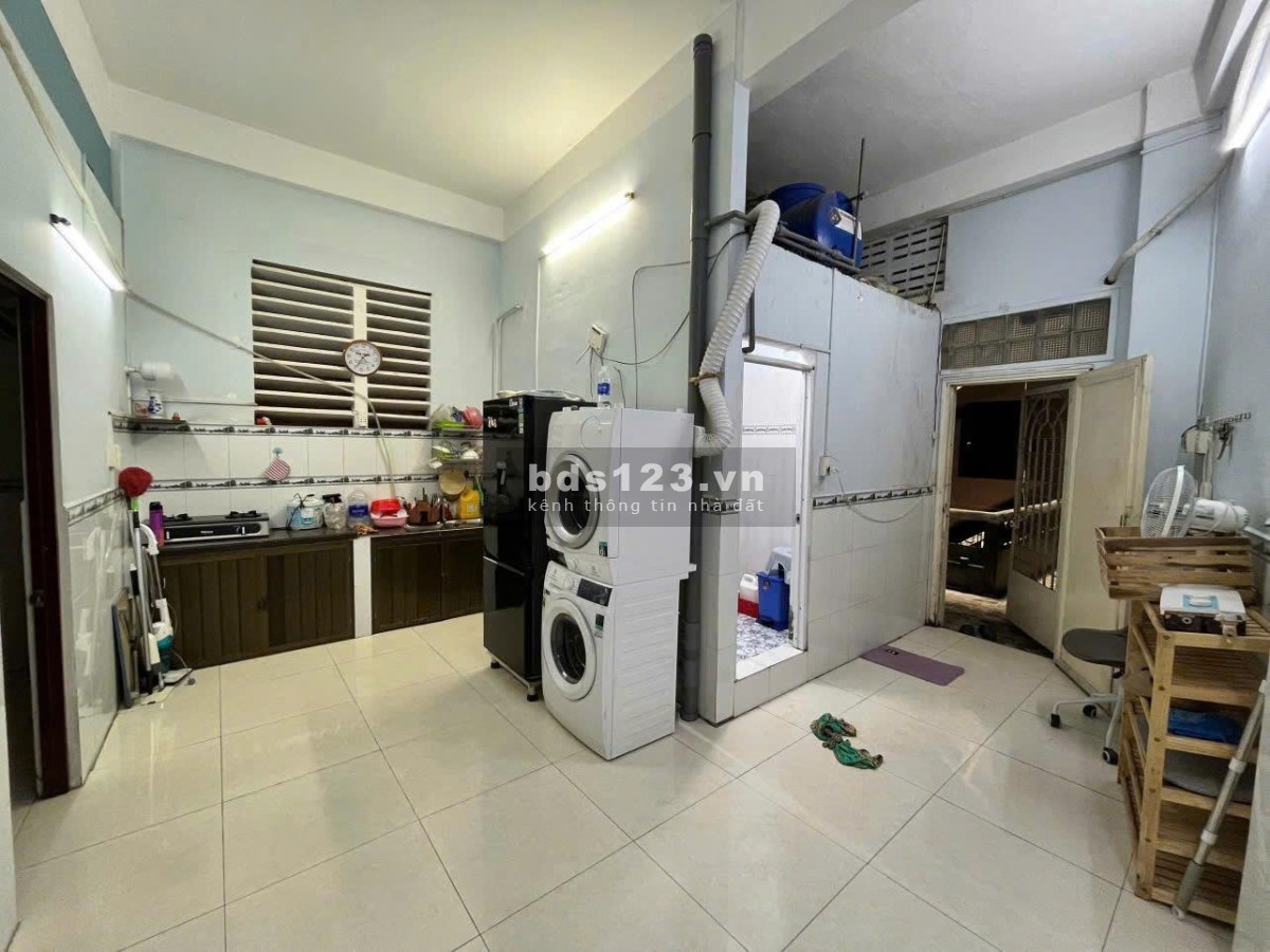 Chính chủ bán căn hộ chung cư cũ 2PN lầu 2 Quận 5 – Giá…