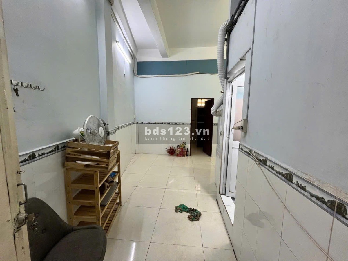 Chính chủ bán căn hộ chung cư cũ 2PN lầu 2 Quận 5 – Giá…