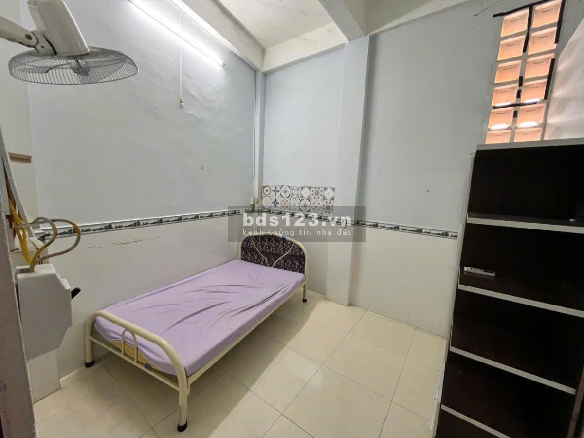 Chính chủ bán căn hộ chung cư cũ 2PN lầu 2 Quận 5 – Giá…