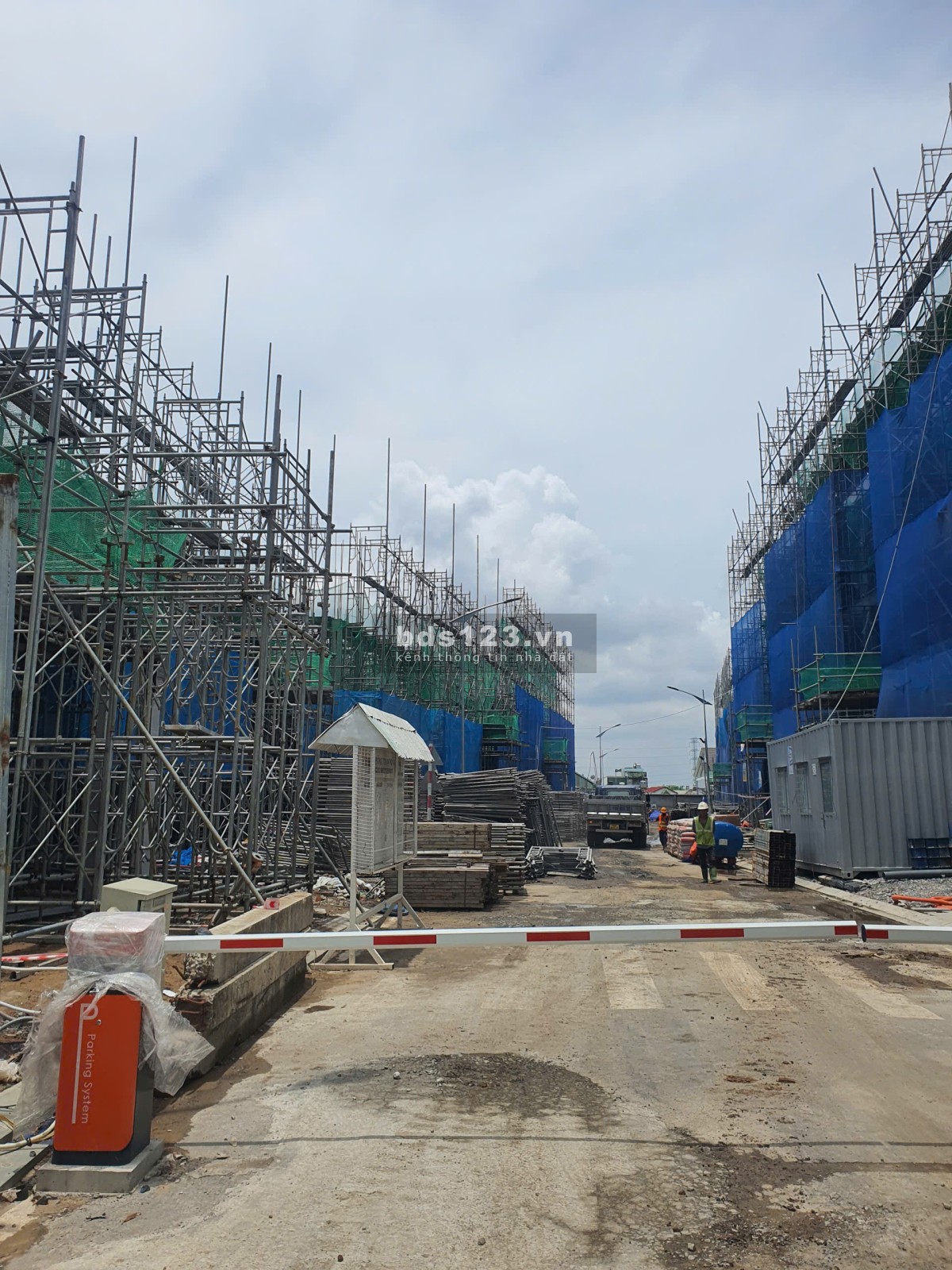 Nhà phố Bcons đường Bình Thung BD 1 trệt 2 lầu 1 tum chỉ từ…