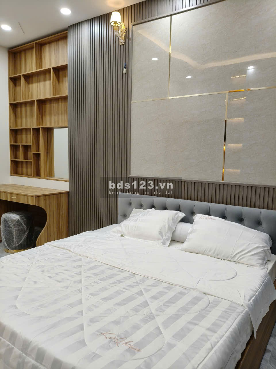 Nhà 1 trệt 2 lầu 12x8,5 Xây dựng 8x8,5 BTCT 4PN 4WC, có Gara Ô tô…