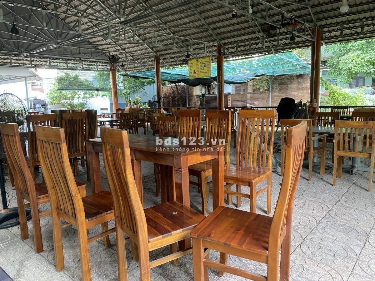 CHO THUÊ MẶT BẰNG SÂN VƯỜN thuận tiện kinh doanh quán ăn, quán nhậu ngay trung tâm chợ Phường 3