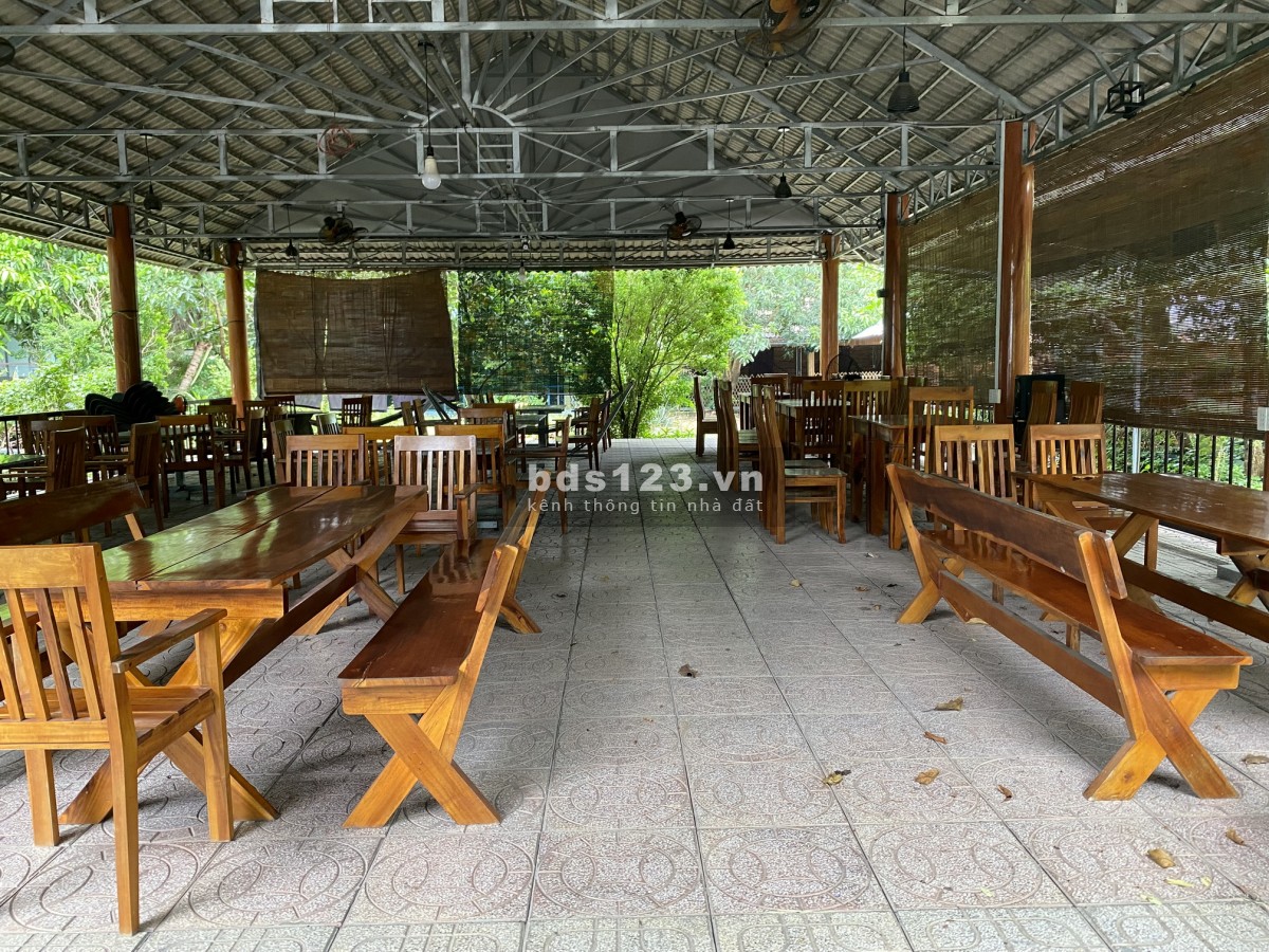 CHO THUÊ MẶT BẰNG SÂN VƯỜN thuận tiện kinh doanh quán ăn, quán nhậu ngay trung tâm chợ Phường 3