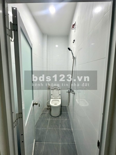 Chính chủ cho thuê nhà nguyên căn - full nội thất Q4