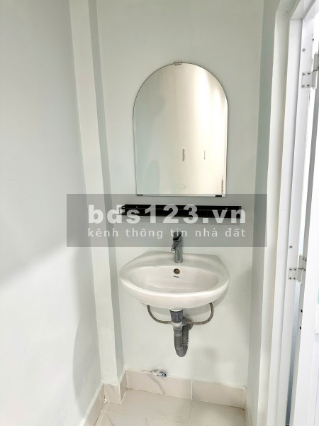 Chính chủ cho thuê nhà nguyên căn - full nội thất Q4