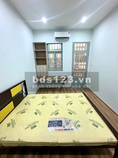 Chính chủ cho thuê nhà nguyên căn - full nội thất Q4