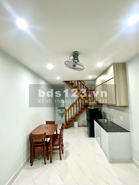 Chính chủ cho thuê nhà nguyên căn - full nội thất Q4