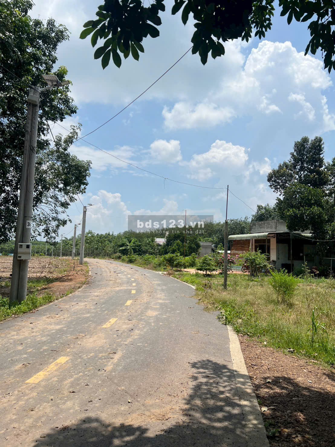 Kẹt tiền cần bán vườn rộng 1.706m2, giáp suối đẹp, giá…