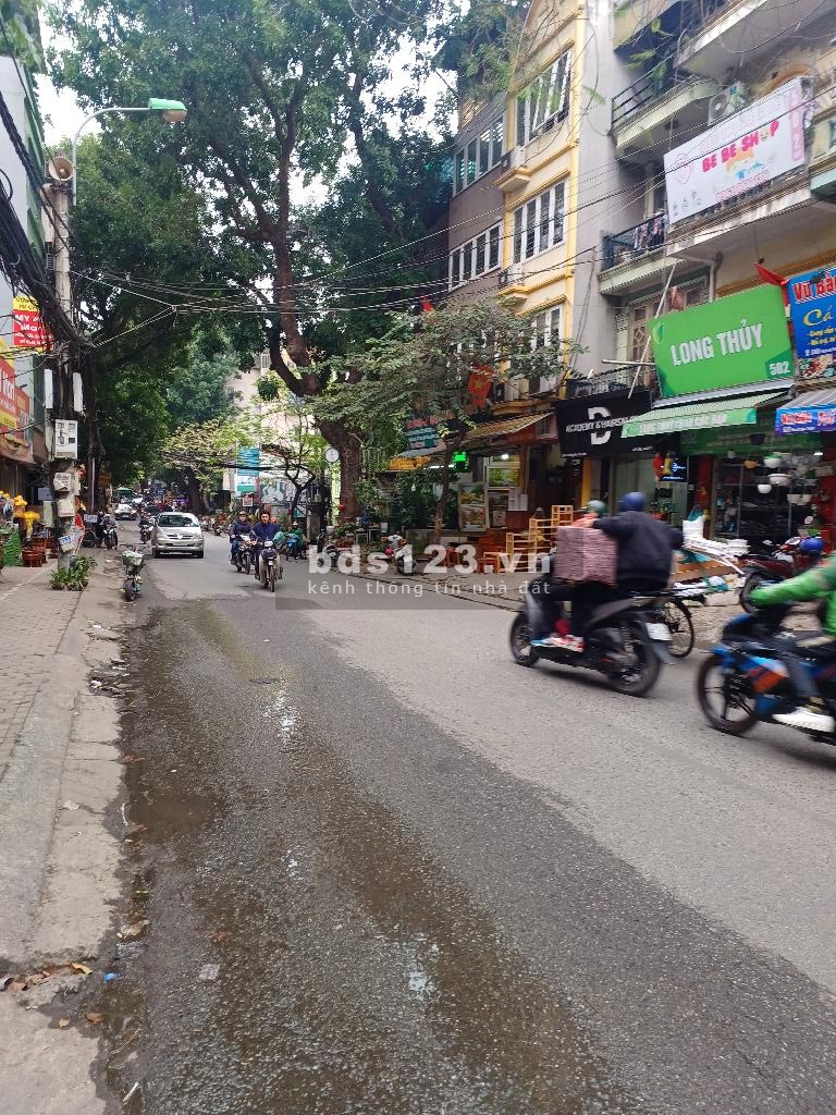 Bán Nhà Mặt Phố Hoàng Hoa Thám – 22m² – Giá Nhỉnh 7.6 Tỷ…