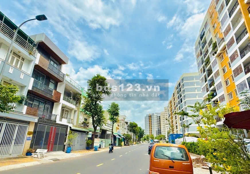 Nhà mặt tiền đường D2, sát Man Thiện, Tăng Nhơn Phú A, DT…