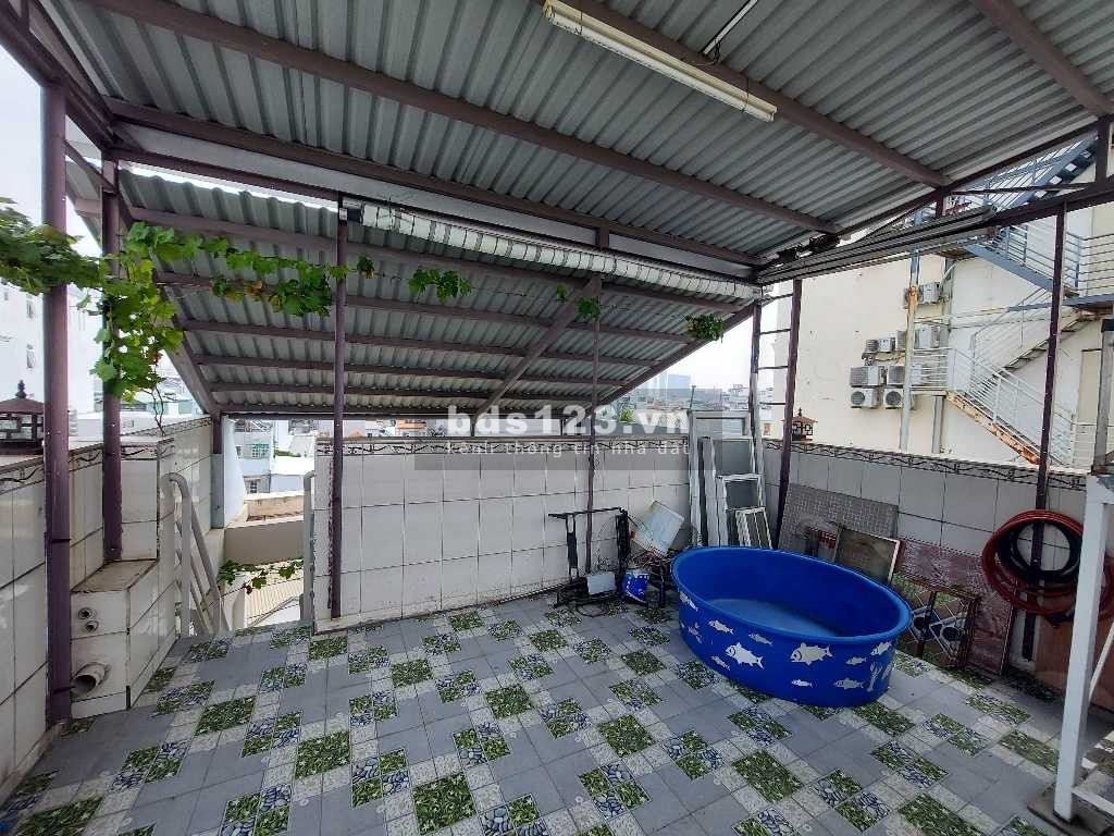 Bán nhà mặt tiền đường 2 ô tô tránh