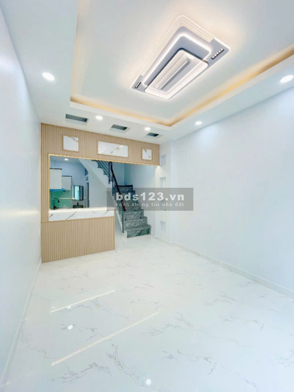 Bán nhà chính chủ 3 tầng - 2PN, 3WC - Hẻm ô tô