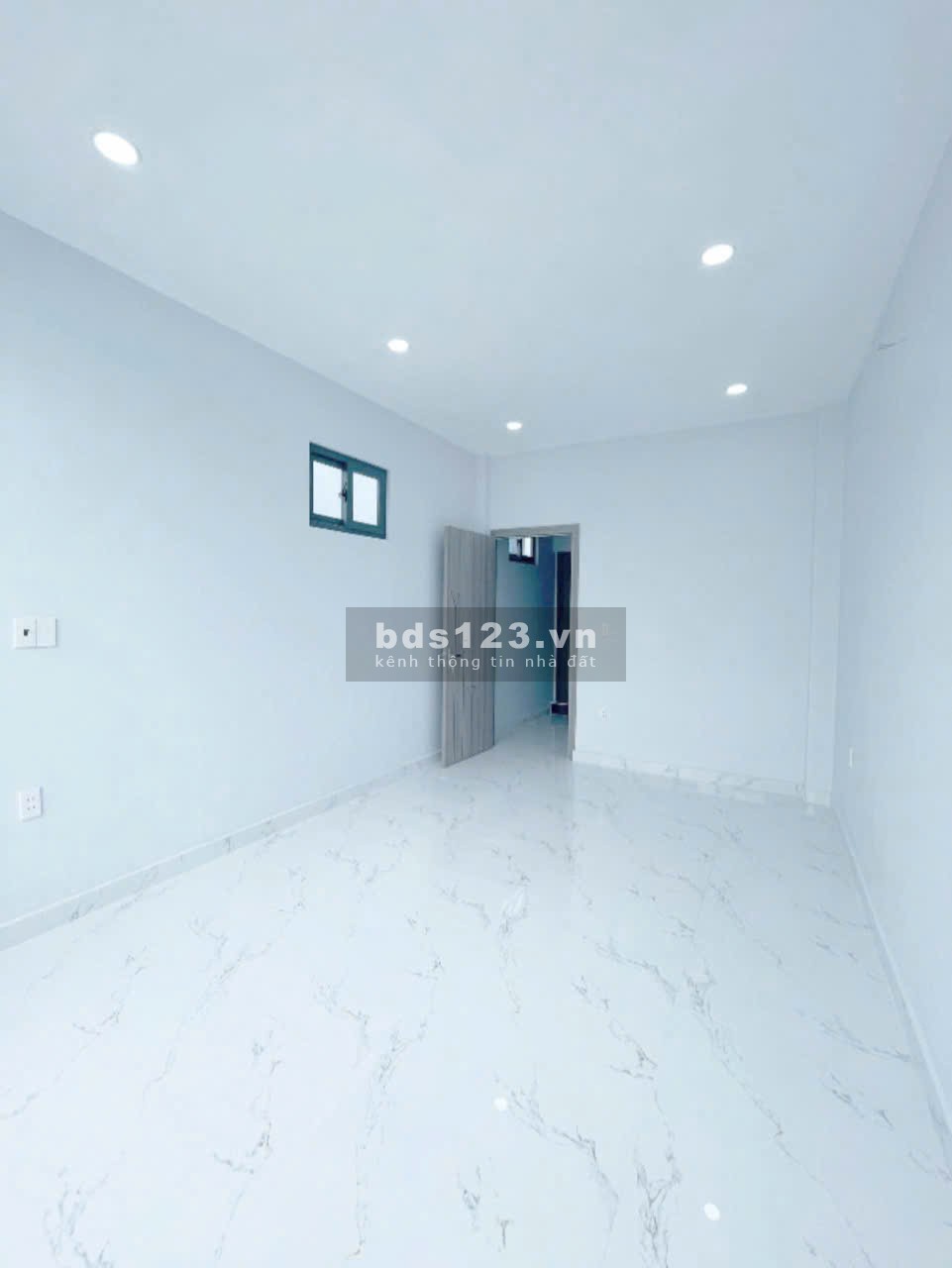 Bán nhà chính chủ 3 tầng - 2PN, 3WC - Hẻm ô tô