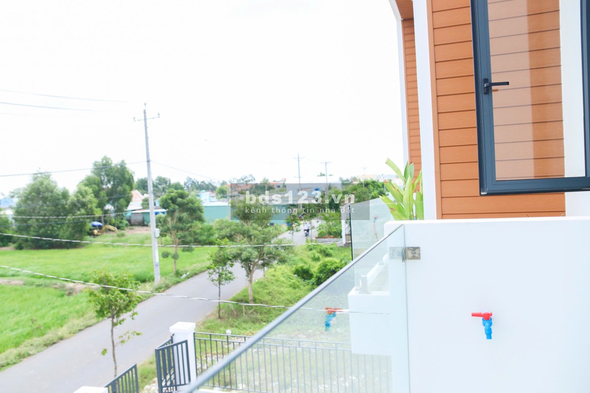 Bán nhà mặt tiền trung tâm TT Cần Đước- Chỉ TT trước 560TR…