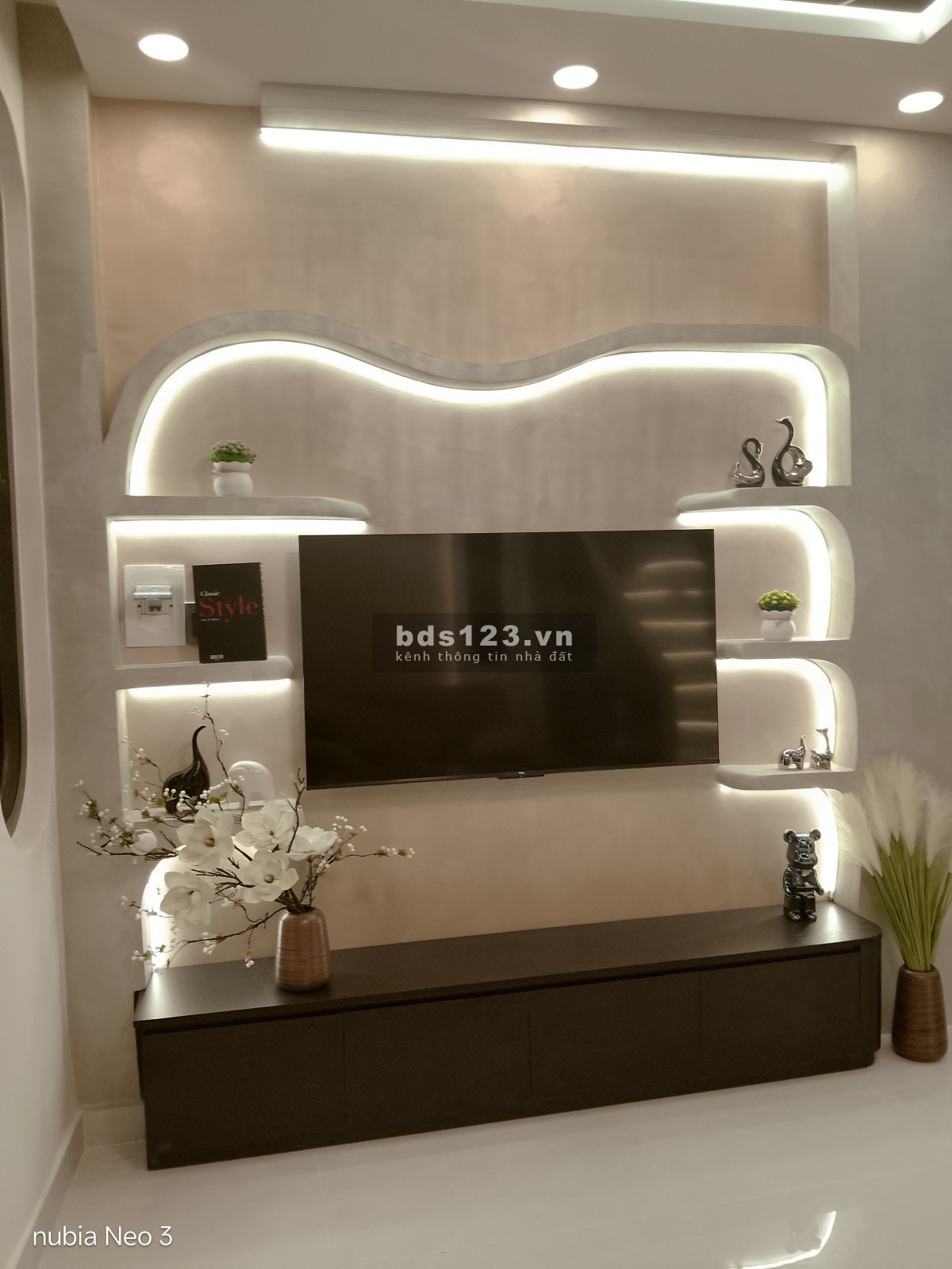 Nhà phố 1 trệt 1 lầu 3PN gần Phan Xích Long, thiết kế tối giản 6.8tỷ