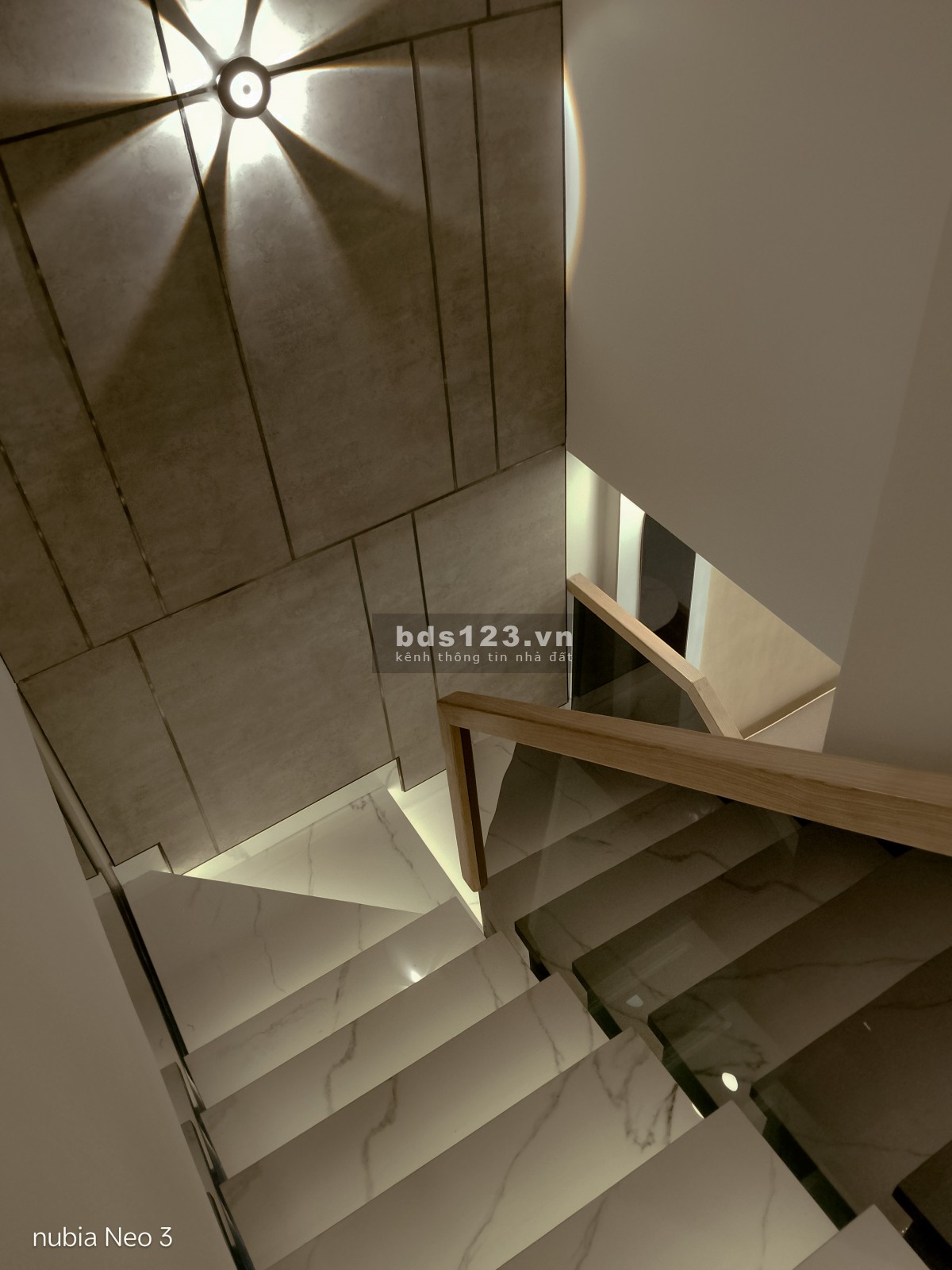 Nhà phố 1 trệt 1 lầu 3PN gần Phan Xích Long, thiết kế tối giản 6.8tỷ