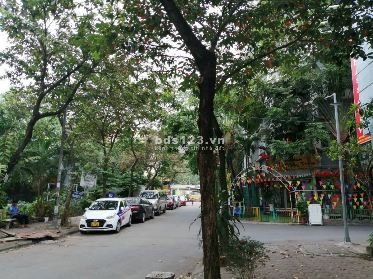 Cho thuê phòng số 28 ngõ 3 Phạm Tuấn Tài, Cầu Giấy, oto để miễn phí