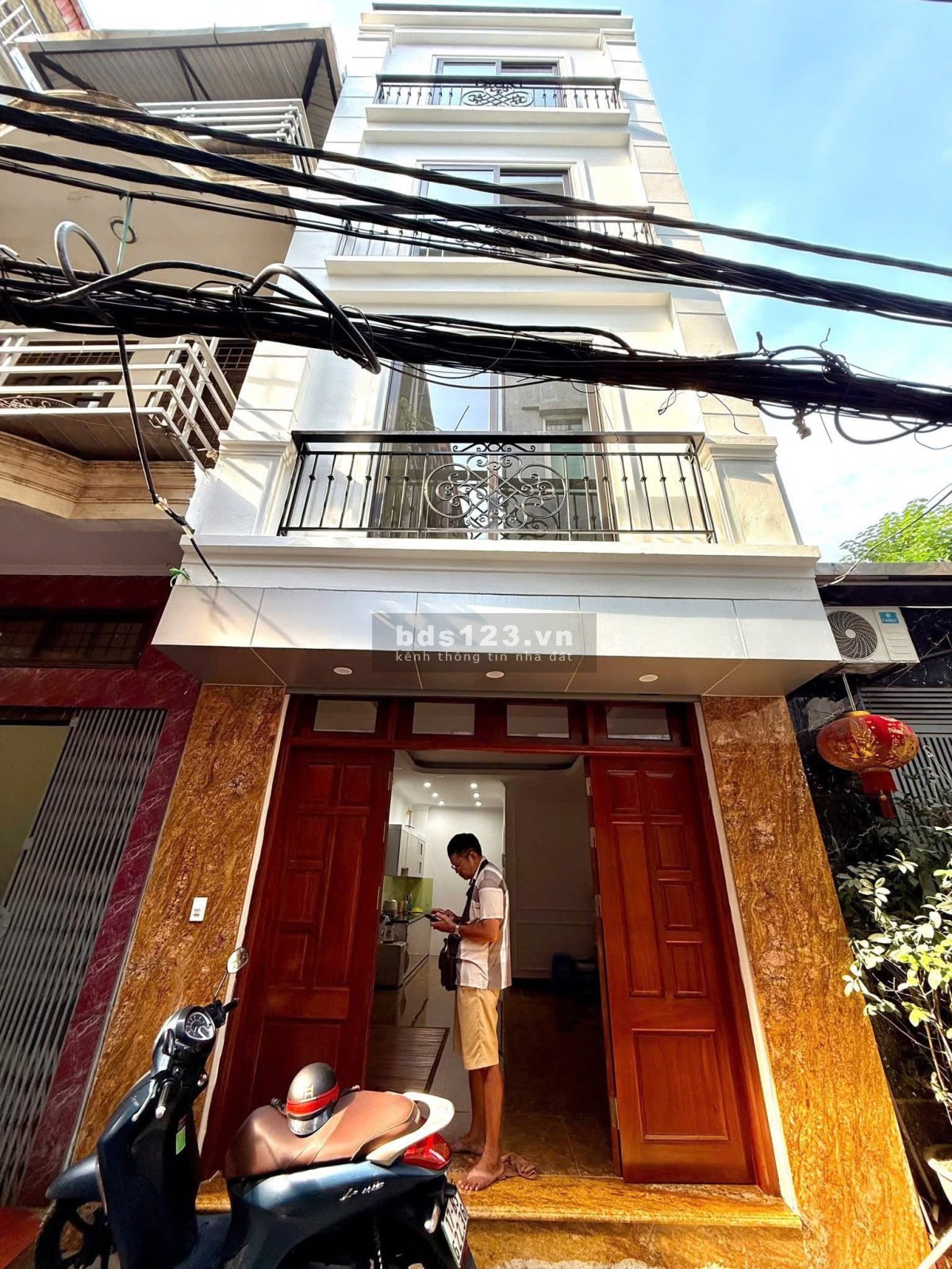 Bán nhà Trần Đại Nghĩa 5 tầng thang máy, ô tô đỗ cửa, ngõ…