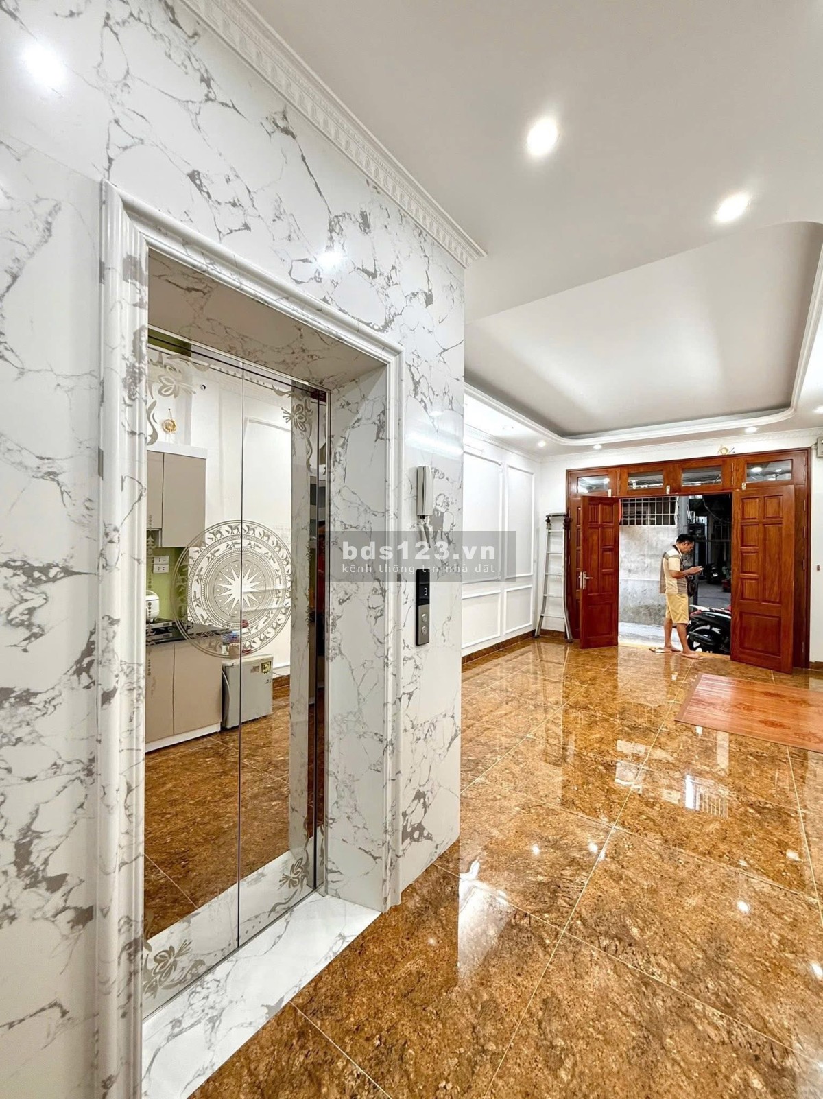 Bán nhà Trần Đại Nghĩa 5 tầng thang máy, ô tô đỗ cửa, ngõ…