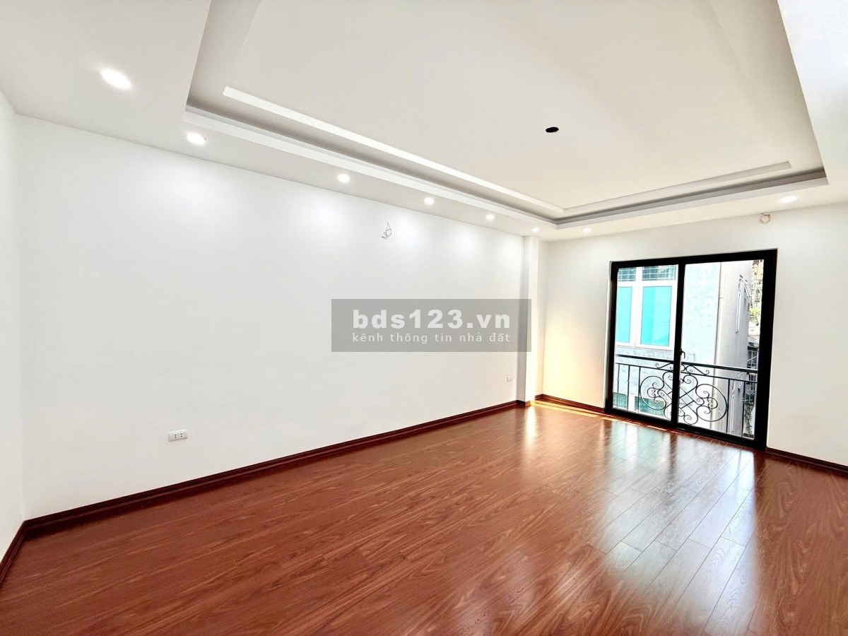 Bán nhà Trần Đại Nghĩa 5 tầng thang máy, ô tô đỗ cửa, ngõ…