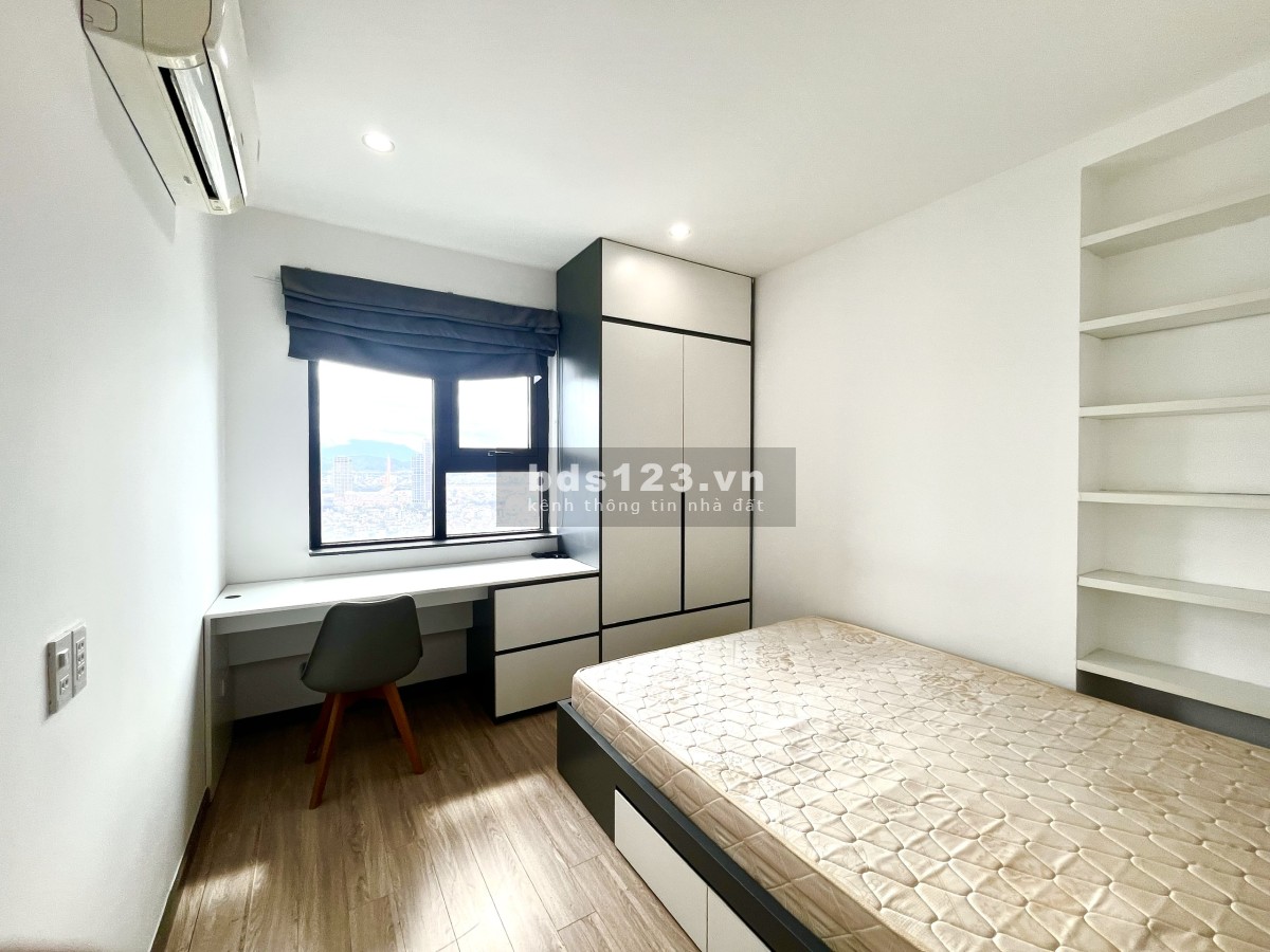 Bán căn hộ Mường Thanh 2PN 66m2 full nội thất, sát biển Mỹ Khê.