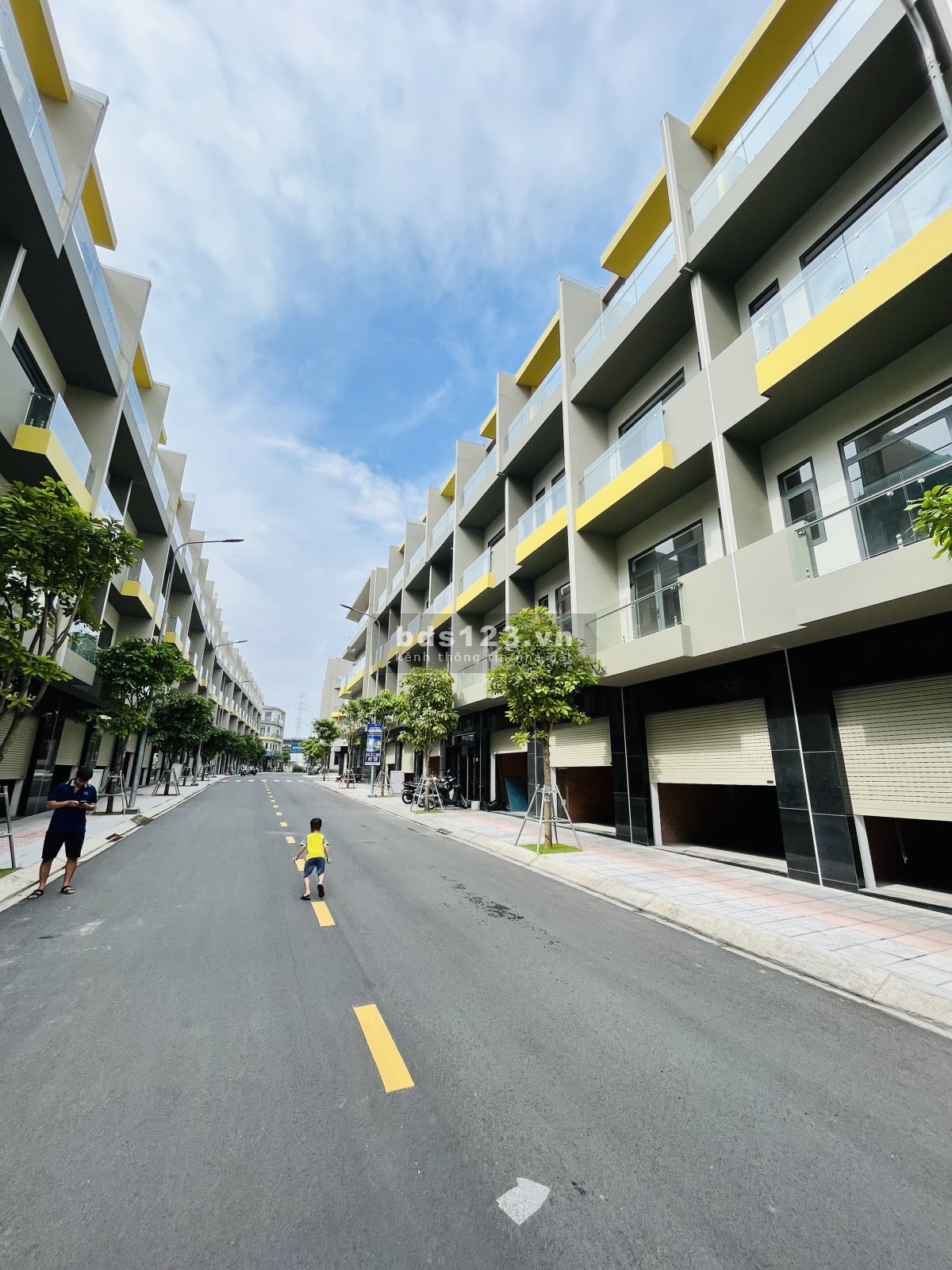 Nhà phố Bcons 90m2 DTSD 237m2 giá chỉ 6 tỷ - trệt 2 lầu sân…