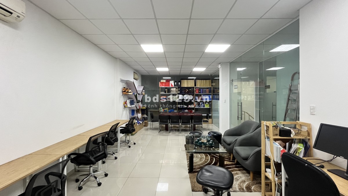 Chính chủ cho thuê văn phòng mặt tiền lầu 1 Quận 11 15tr/th