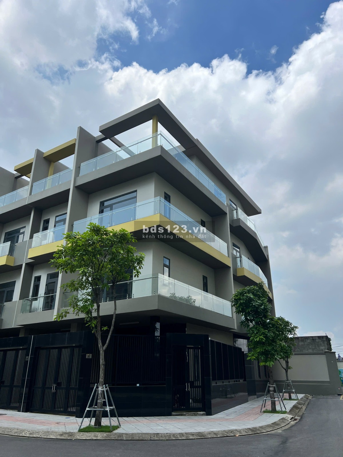 Nhà phố Bcons 90m2 DTSD 237m2 giá chỉ 6 tỷ - trệt 2 lầu sân…