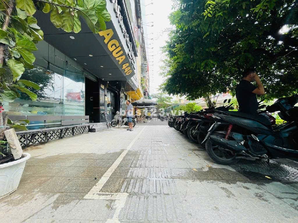 Dành cho anh chị em đầu tư – Quận Ba Đình mặt đường ô tô