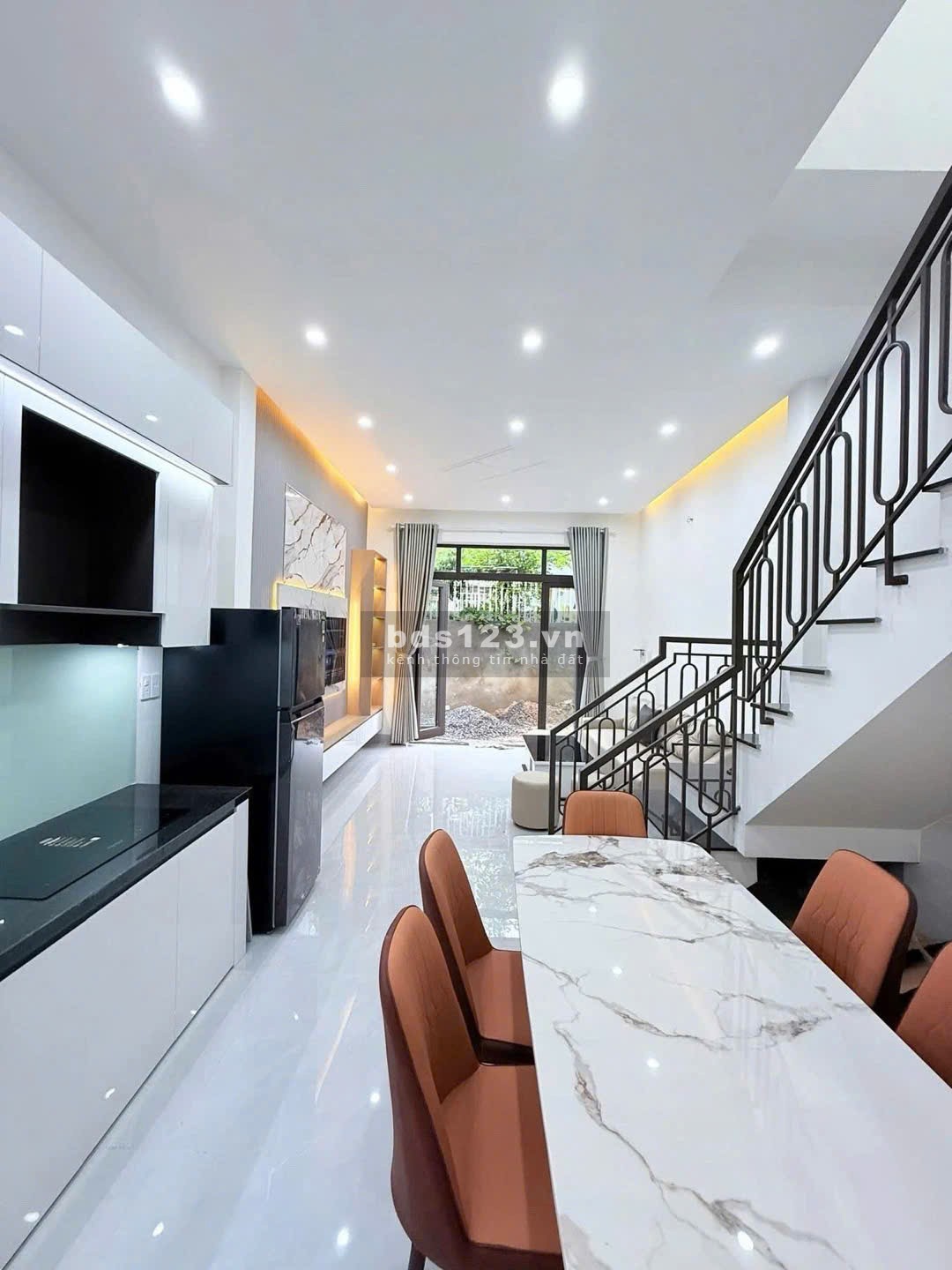 Nhà 2 tầng mới xây Full nội thất đẹp Kiệt Điện Biên Phủ…