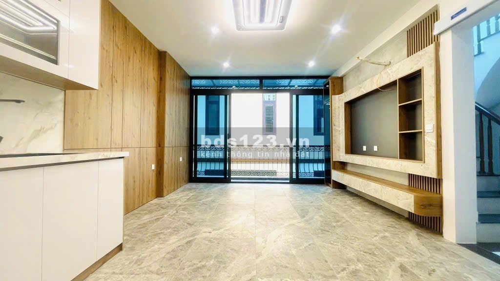 Nhà Nguyễn Ngọc Nại 17 tỷ, 7 tầng ô tô vào được