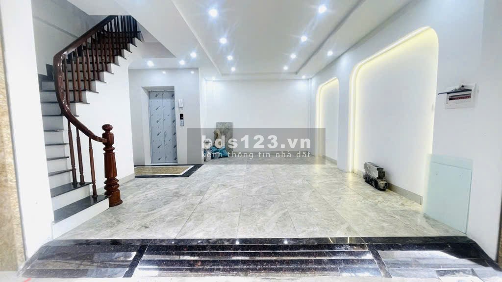 Nhà Nguyễn Ngọc Nại 17 tỷ, 7 tầng ô tô vào được