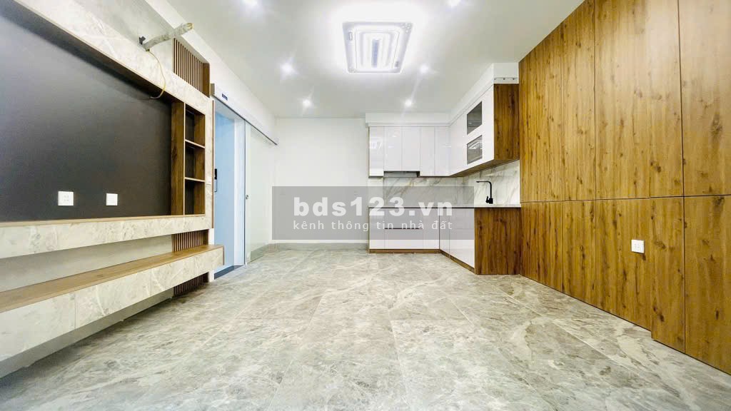 Nhà Nguyễn Ngọc Nại 17 tỷ, 7 tầng ô tô vào được