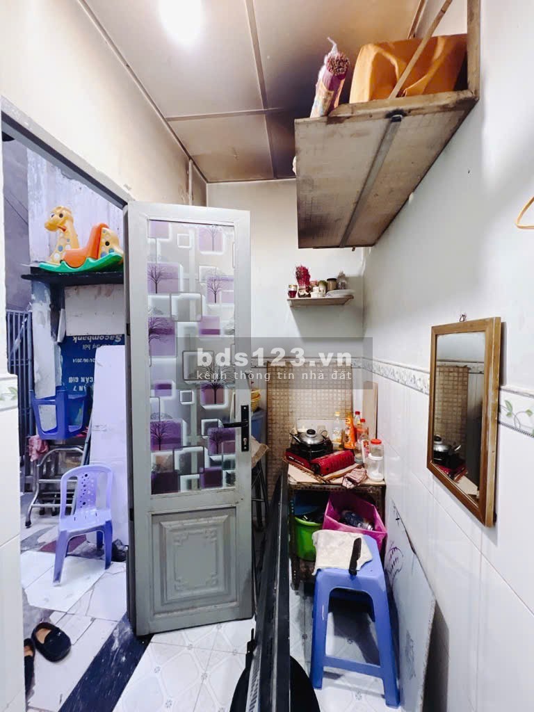 Nhà bán gần MẶT TIỀN Hoàng Diệu quận 4 GIÁ NHỈNH 1 TỶ…